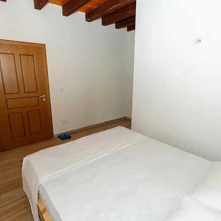 Shen Klementi Hotel Vermosh